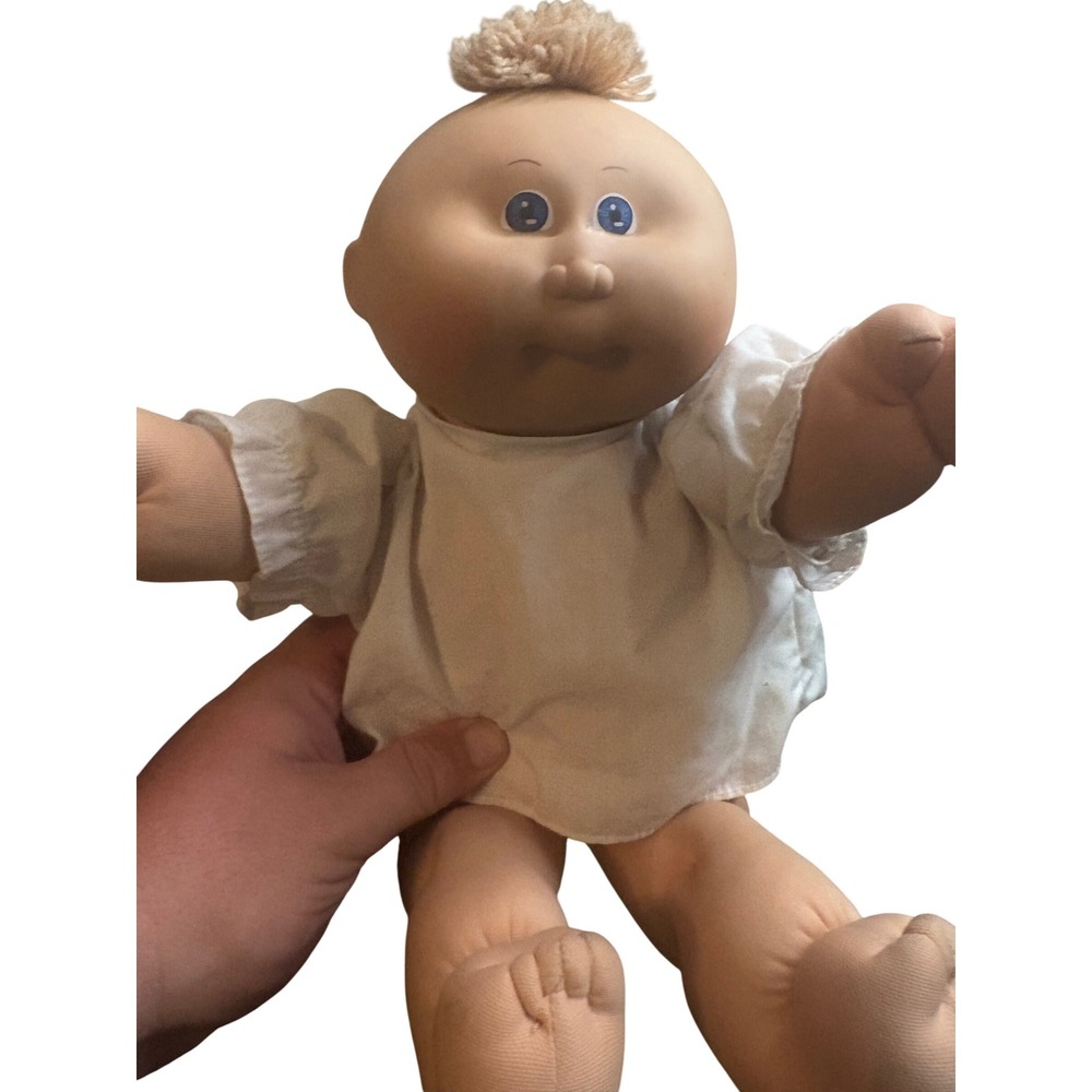 Vintage 1982 Cabbage Patch Kids Doll Blue Eyes Blonde Yarn Hair Coleco Signature